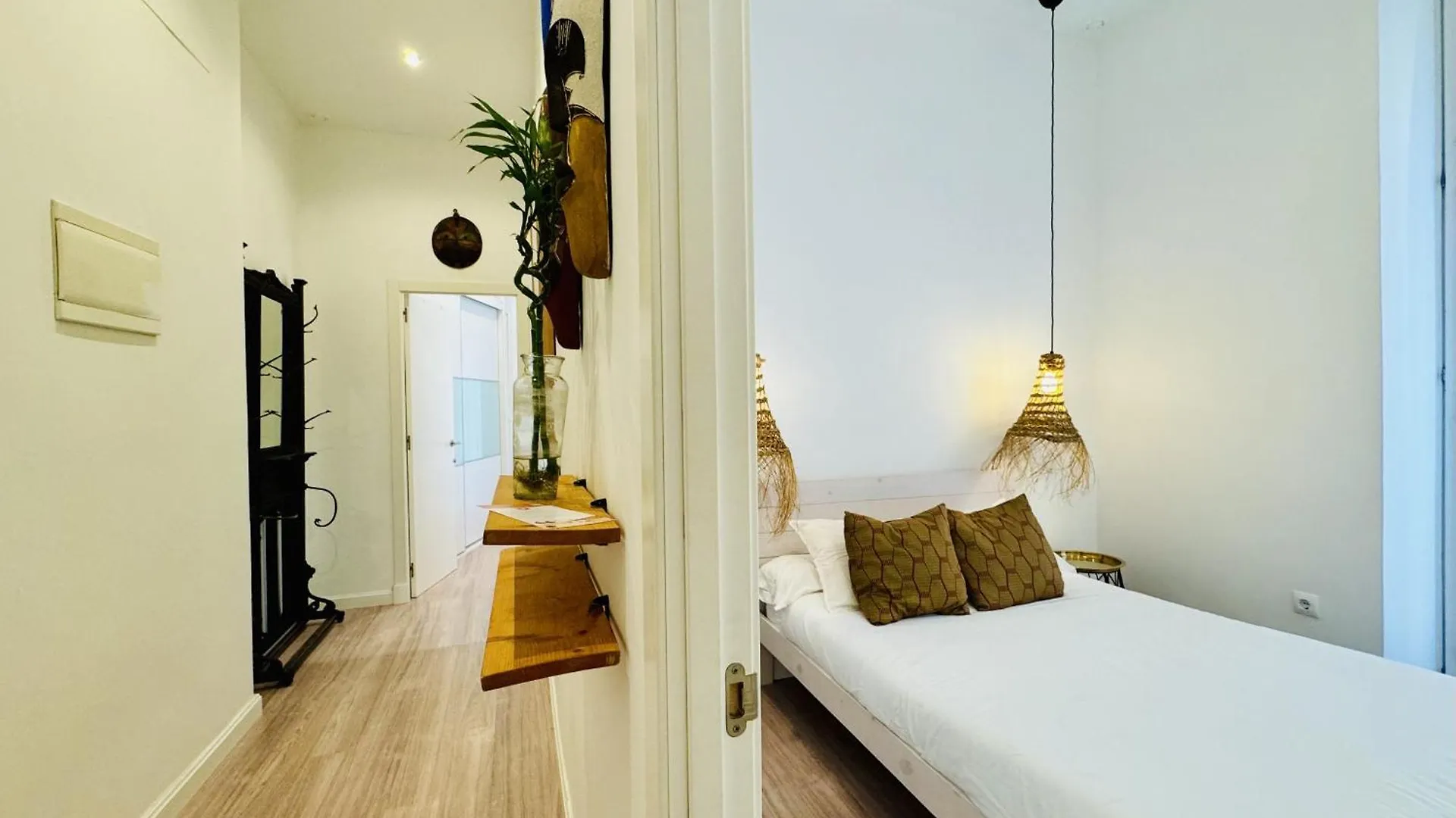 Apartment Mana Home Keep Calm Feel The Light And Shine Cadiz